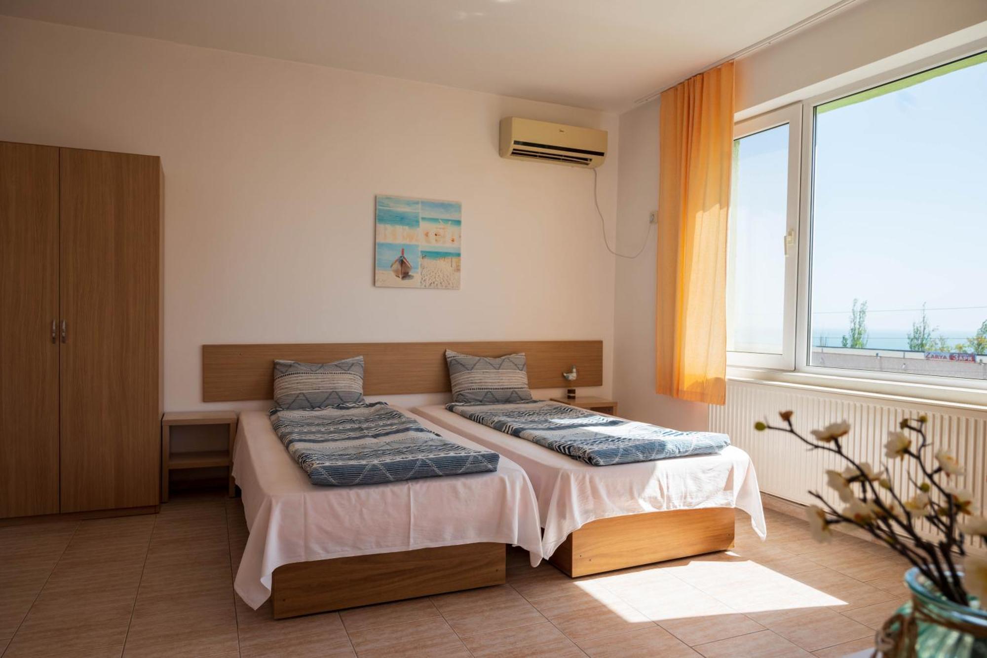 Family Hotel Perla Golden Sands Exteriör bild