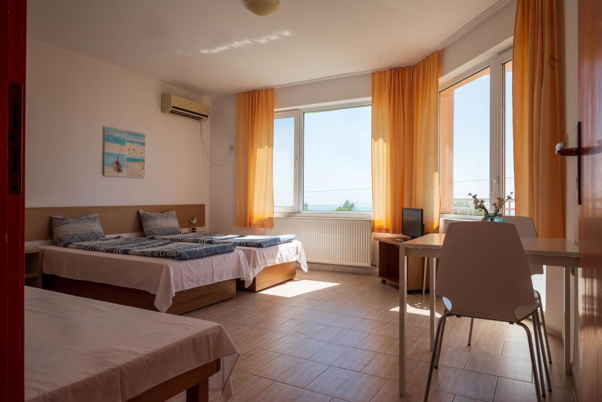Family Hotel Perla Golden Sands Exteriör bild